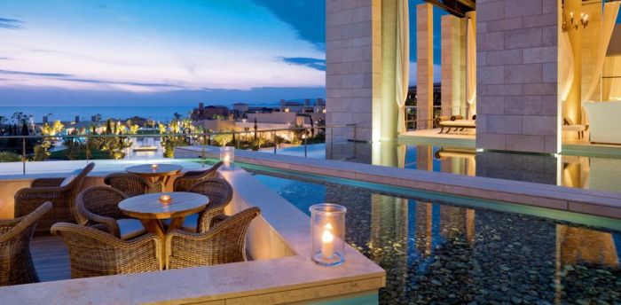 Move_Mountains_Luxury_Holidays_Greece_Messinia_Costa_Navarino_Hotel-Romanos_Costa_Navarino_Anax_Bar_Lounge_terrace_night.jpg