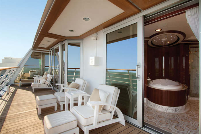 oClass-Owners-Suite-Balcony.jpg