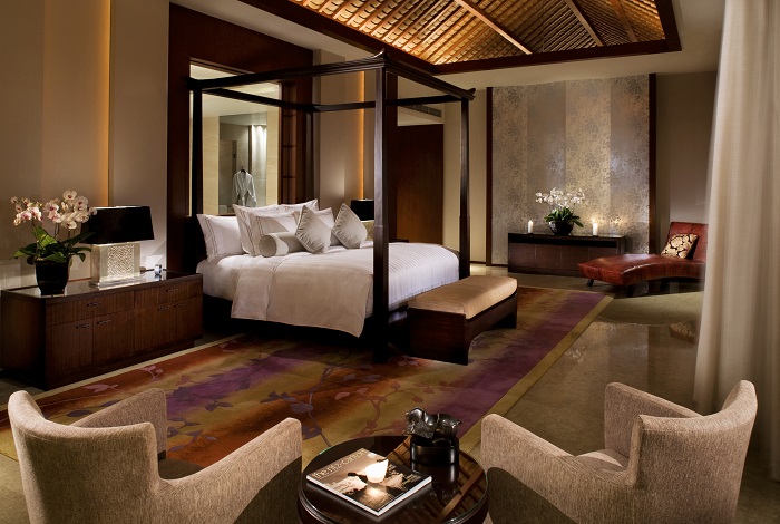 Ritz Carlton suite bedroom(丽思轩).jpg